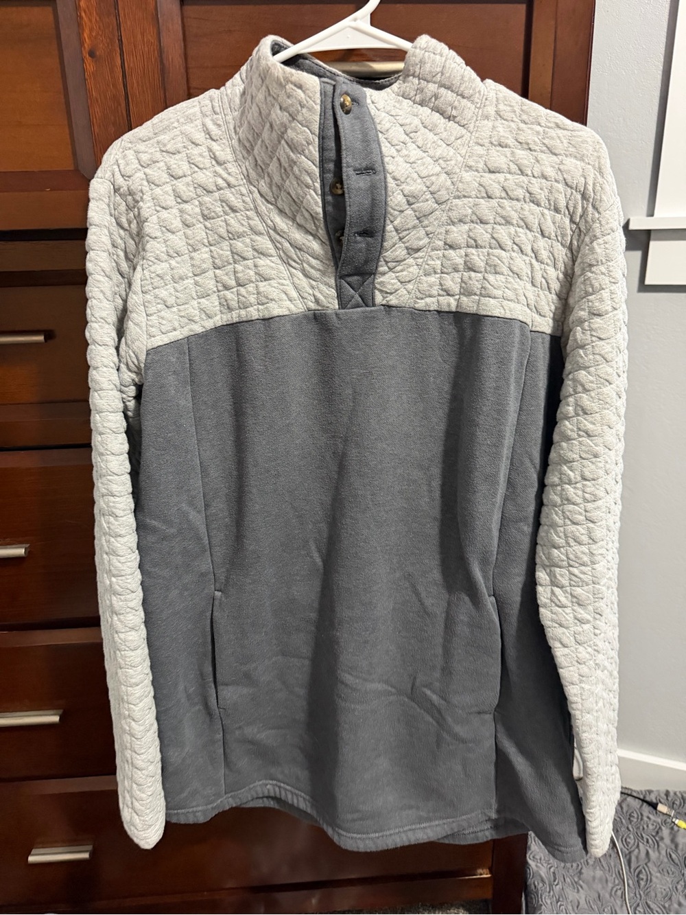 Columbia Two-Tone Quilted Zip Mock Neck Sweater - Light Gray & Charcoal